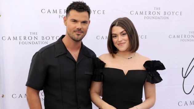 Taylor Lautner, wife welcome daughter Lennon in Myakka City